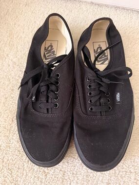 Vans Black Men’s Low-Top Canvas Sneakers
